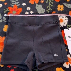 ALO Yoga Goddess Ribbed High-Waisted Hot Short SZ XXS